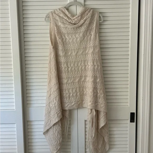 Knox Rose Beige Cable Knit Sleeveless Poncho - Picture 2 of 4